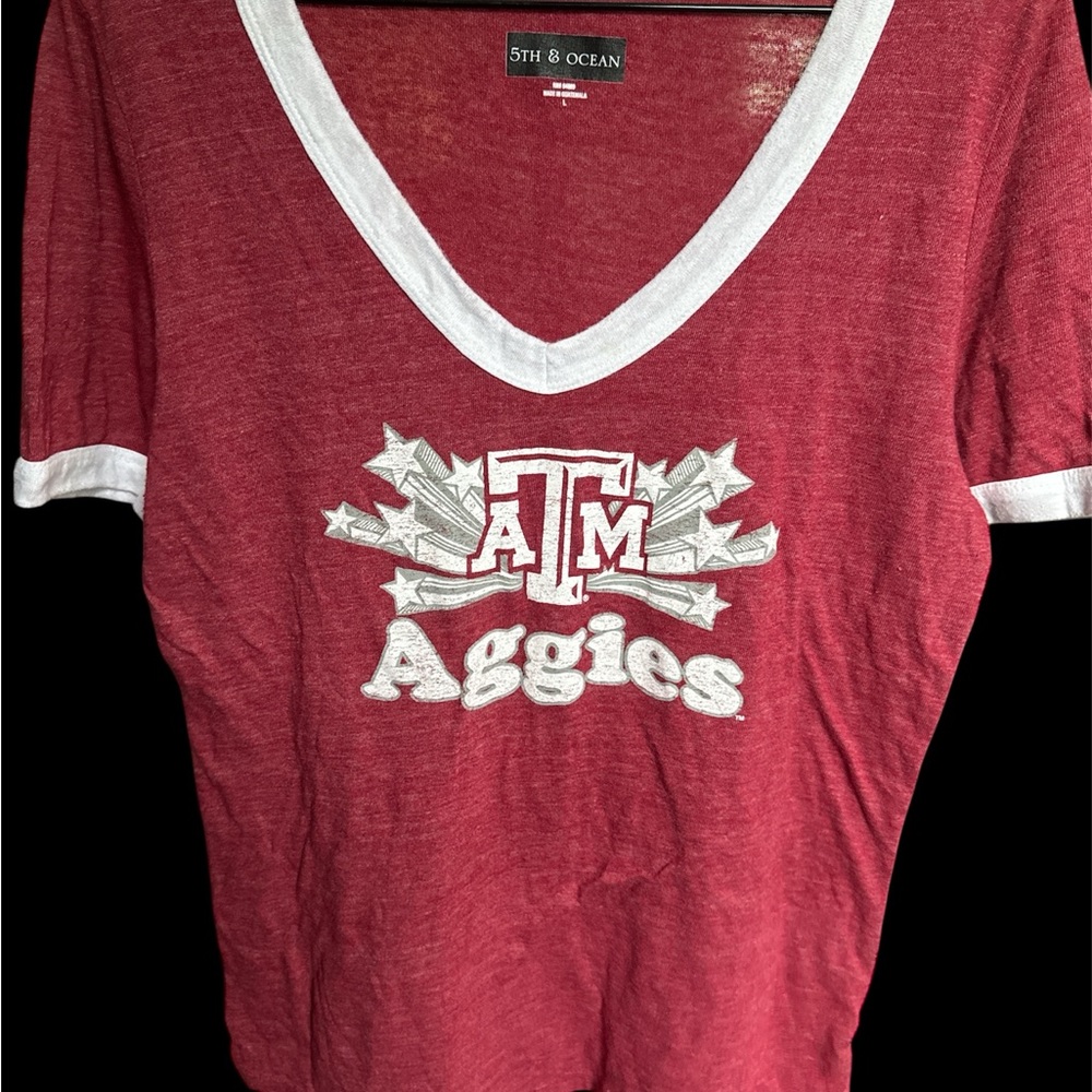 5th‎ & Ocean Red V-Neck Tee size L